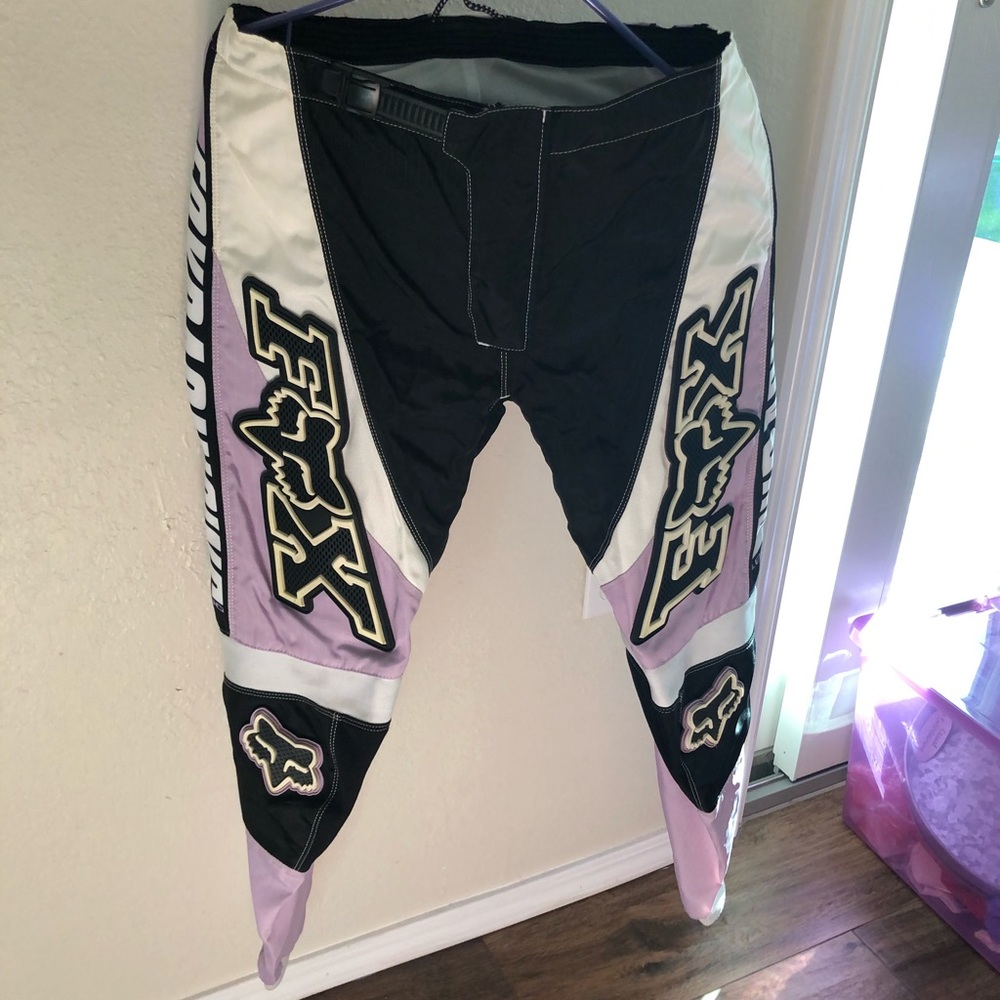 Fox Racing woman’s pants purple black and white size 9/10